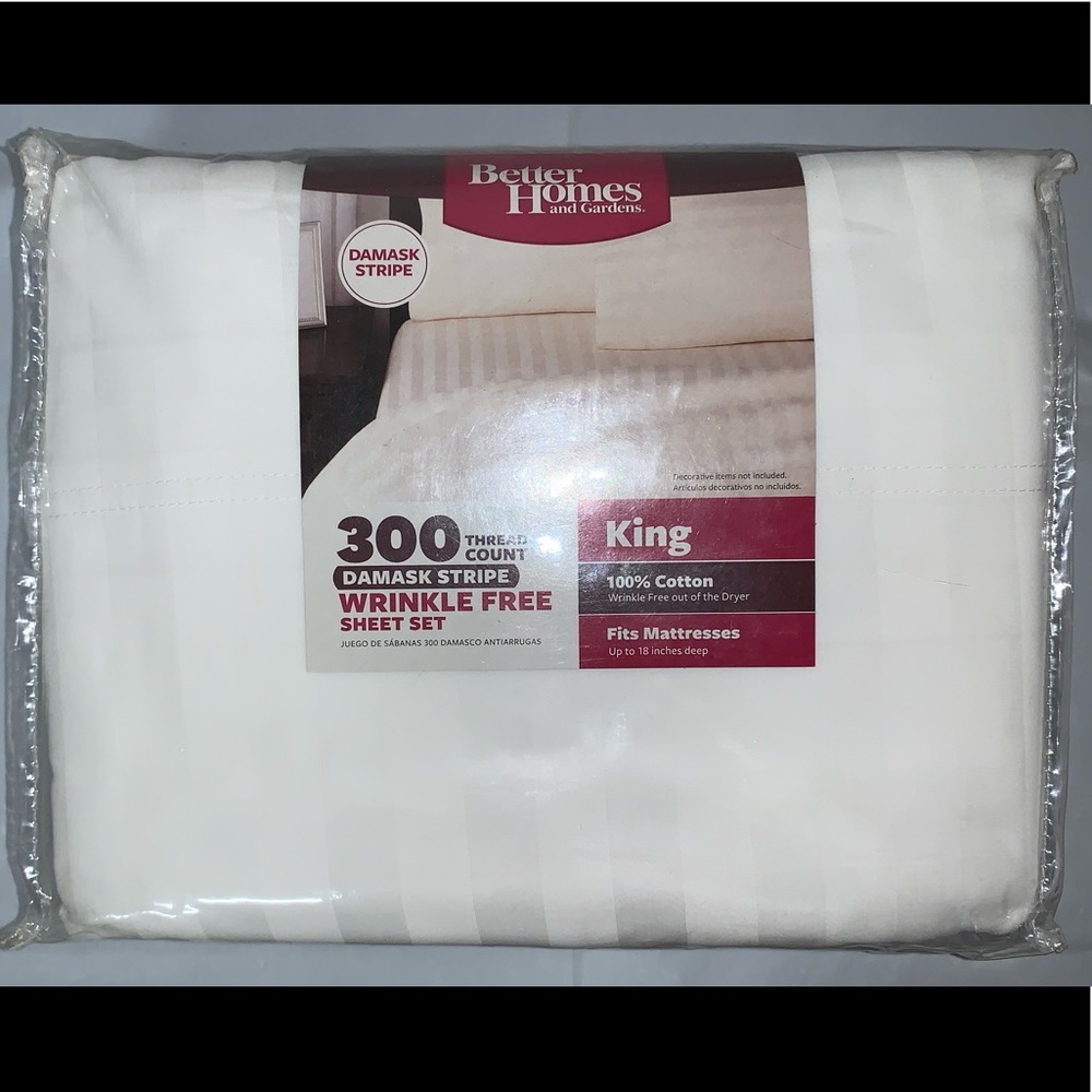 Wrinkle Free white sheet set. Demask Stripes